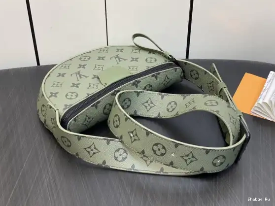 LOUIS Moon Crossbody VUITTON 0514